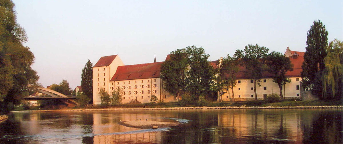 Herzogschloss an der Donau
