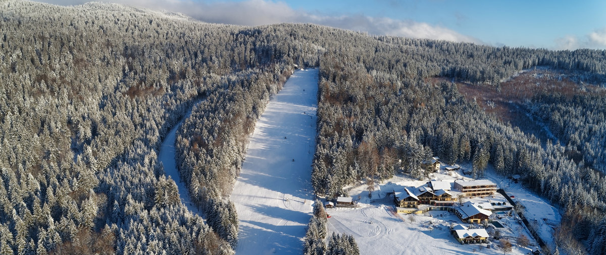 Skilift mit Flutlicht im Bayerischen Wald